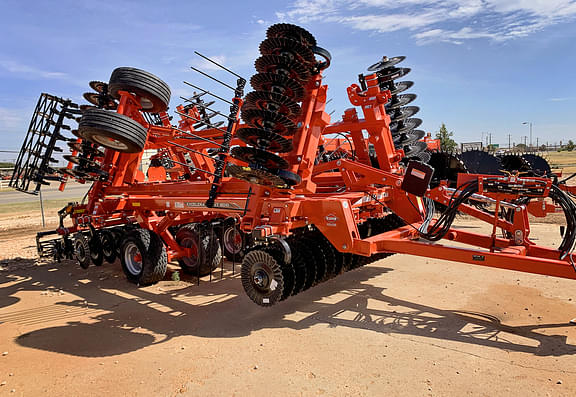 Image of Kuhn Krause Excelerator XT 8010 equipment image 1