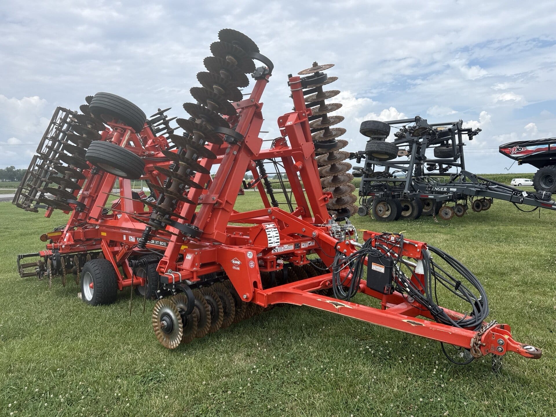 2022 Kuhn Krause Excelerator XT 8010-25 Equipment Image0
