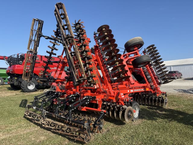 Image of Kuhn Krause Excelerator XT 8010-25 equipment image 2
