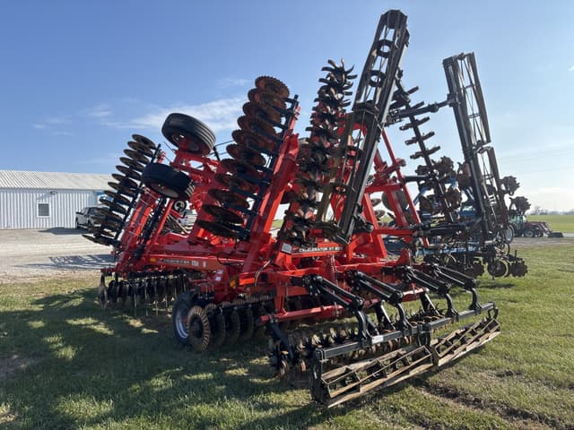 Image of Kuhn Krause Excelerator XT 8010-25 equipment image 4