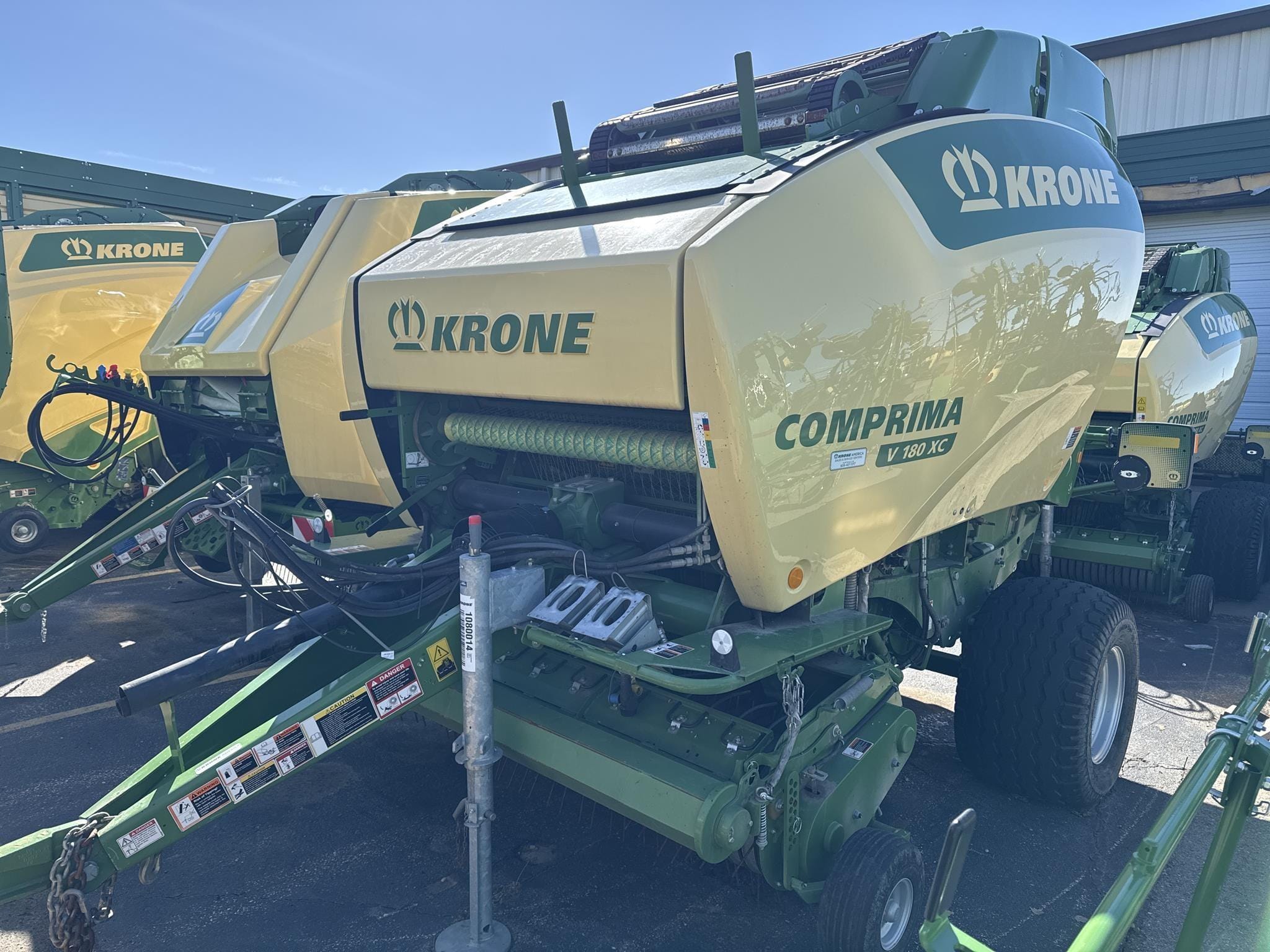 2022 Krone Comprima V180XC Equipment Image0