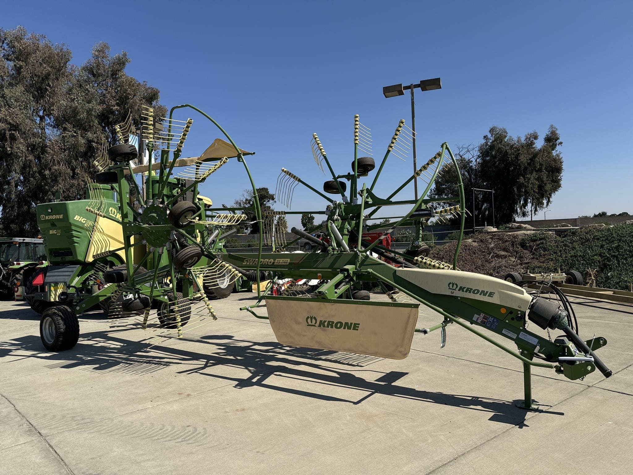 2022 Krone Swadro TS740 Equipment Image0