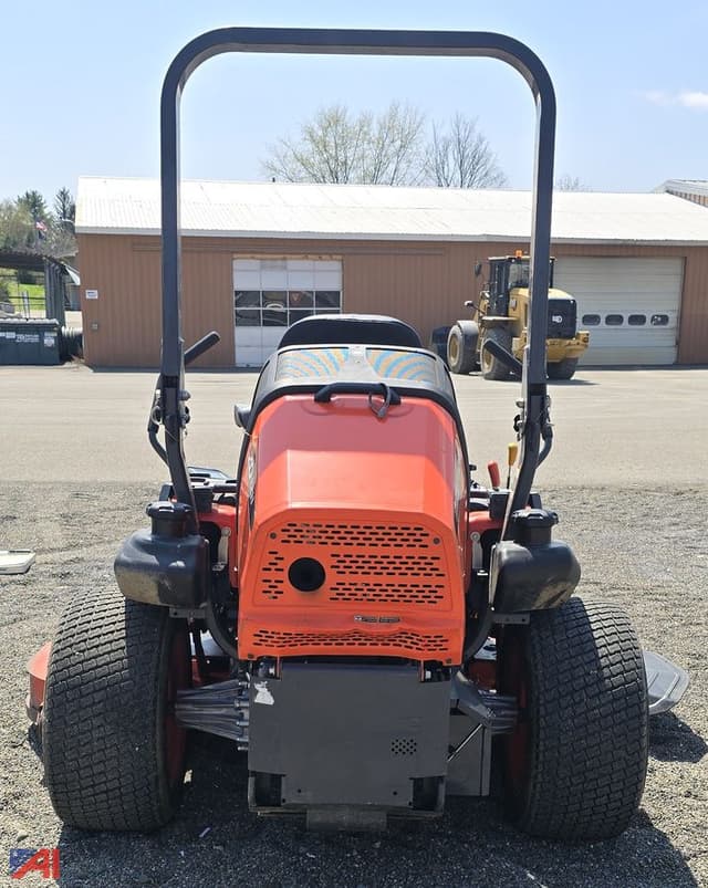 Image of Kubota ZD1211L equipment image 2
