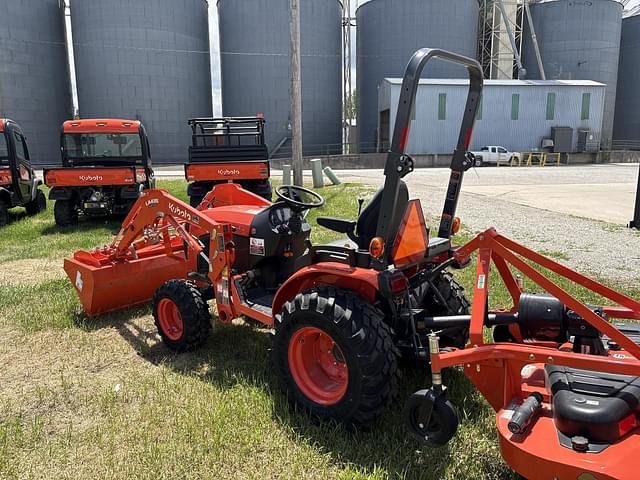 Image of Kubota B2301HSD equipment image 2
