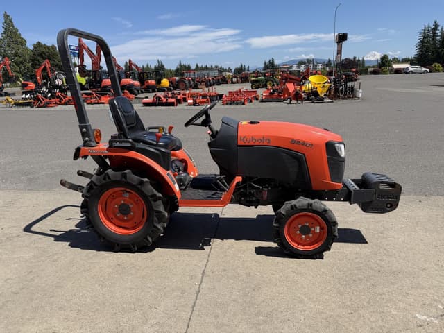 Image of Kubota B2401DTN equipment image 4