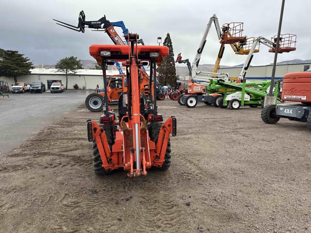Image of Kubota B26 equipment image 2