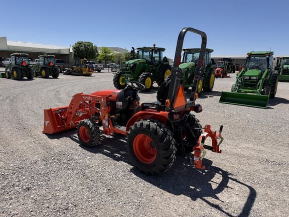 Image of Kubota B2601 equipment image 2