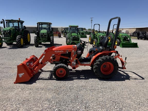 Image of Kubota B2601 equipment image 1