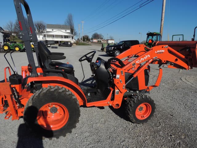 Image of Kubota B2601HSD equipment image 3