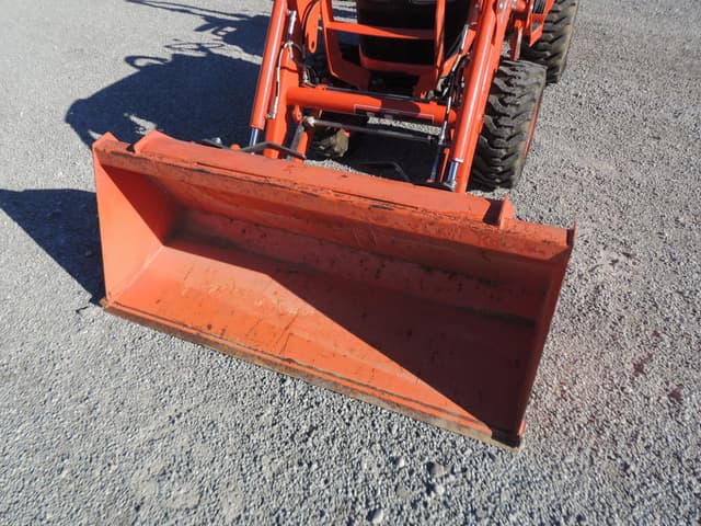 Image of Kubota B2601HSD equipment image 4