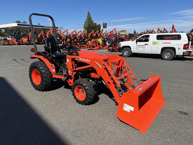 Image of Kubota B2601HSD equipment image 4