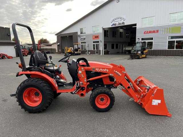 Image of Kubota B2601HSD equipment image 4