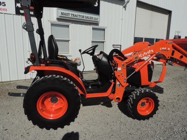 Image of Kubota B2601HSD equipment image 4