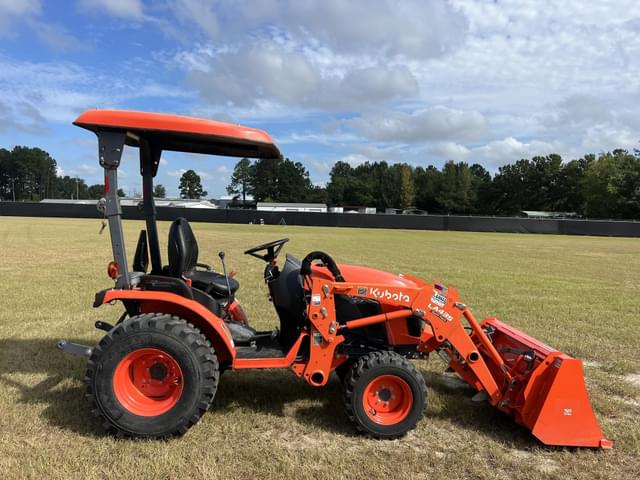 Image of Kubota B2601HSD equipment image 3