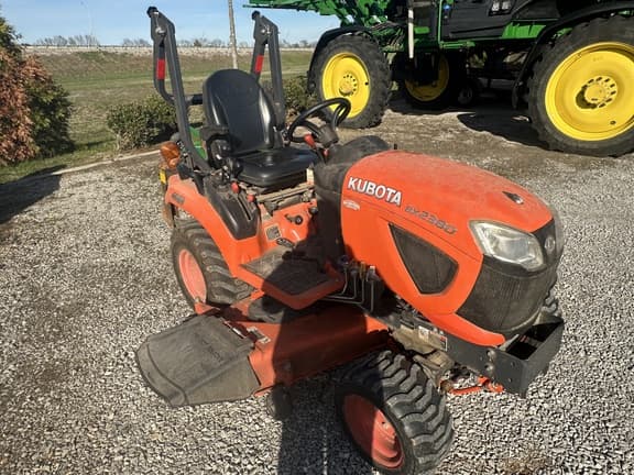 Image of Kubota BX2380 equipment image 2
