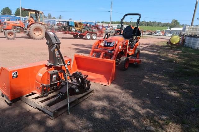 Image of Kubota BX2380 equipment image 3