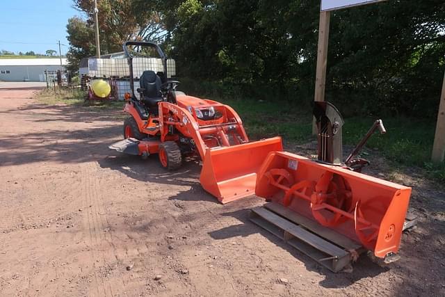 Image of Kubota BX2380 equipment image 4