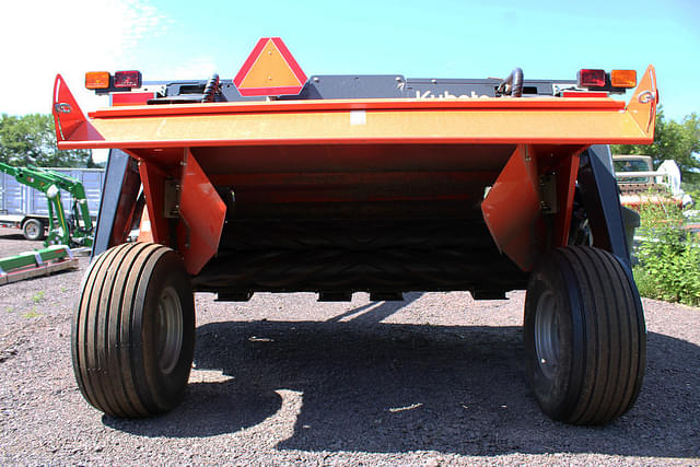 Image of Kubota DMC8028R equipment image 4