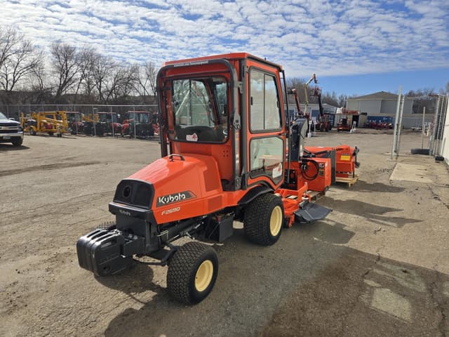Image of Kubota F2690 equipment image 3
