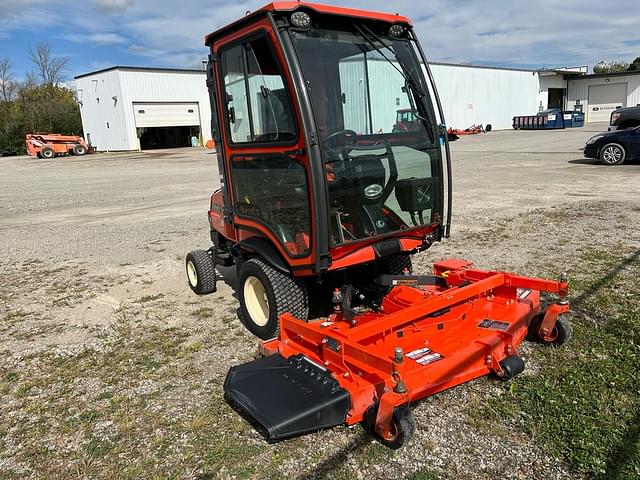 Image of Kubota F2690 equipment image 4