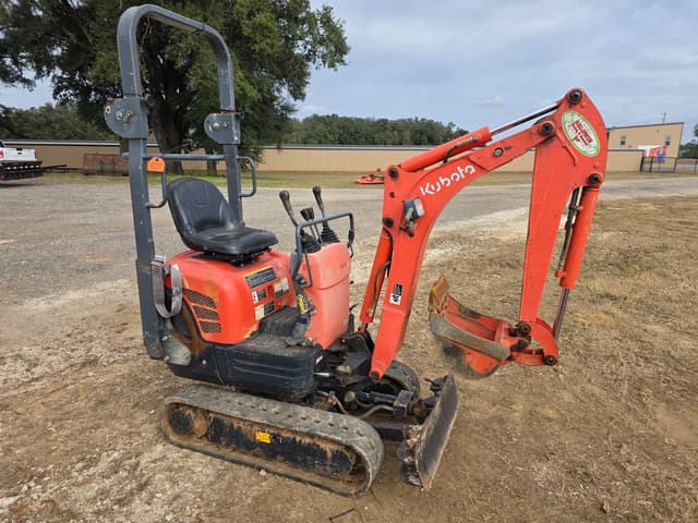 Image of Kubota K008-3 equipment image 1