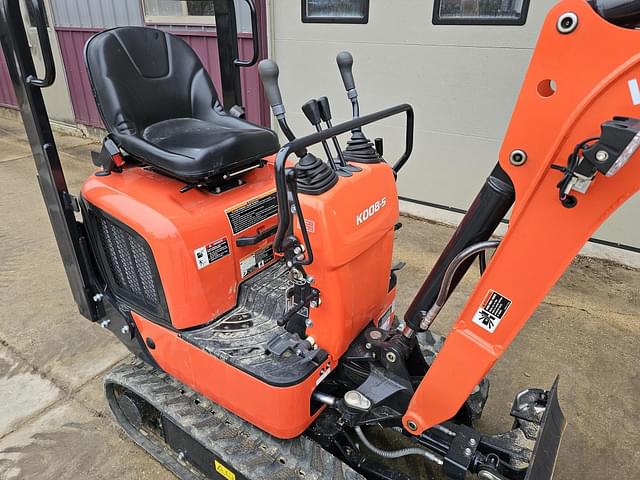 Image of Kubota K008-5 equipment image 4