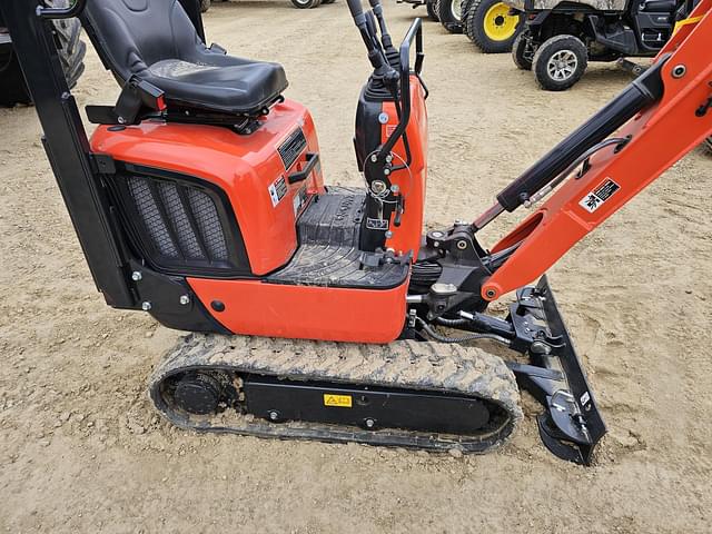 Image of Kubota K008-5 equipment image 1