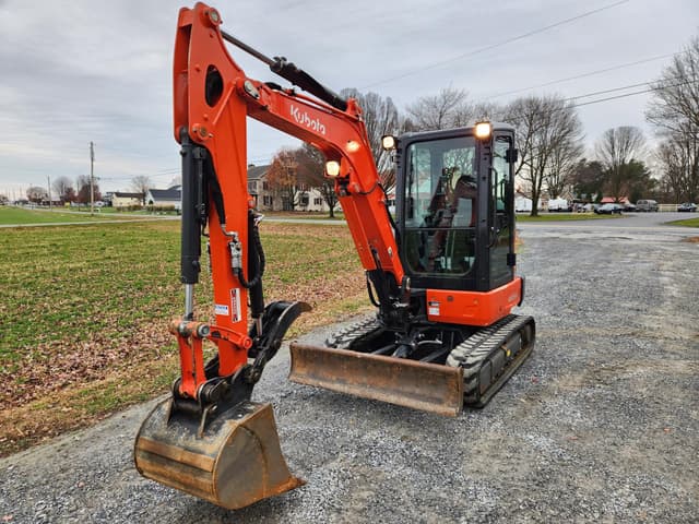 Image of Kubota KX033-4 equipment image 2