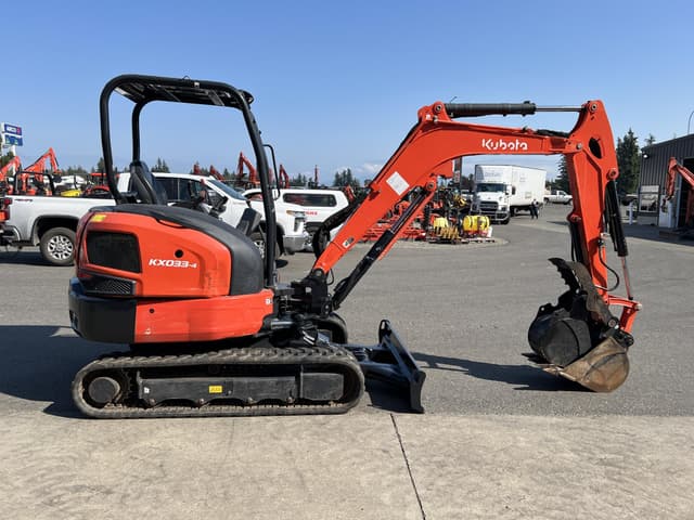 Image of Kubota KX033-4 equipment image 4
