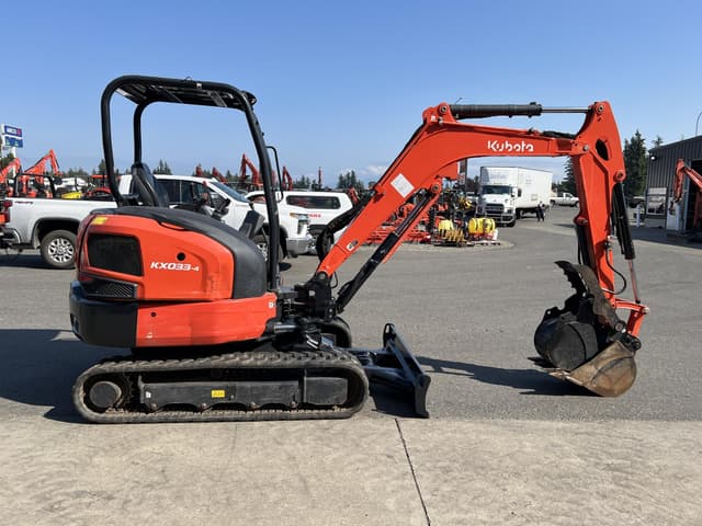 Image of Kubota KX033-4 equipment image 4