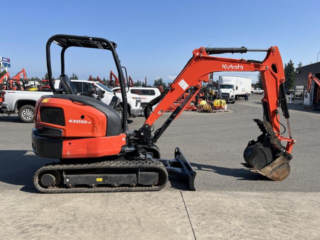 Image of Kubota KX033-4 equipment image 4