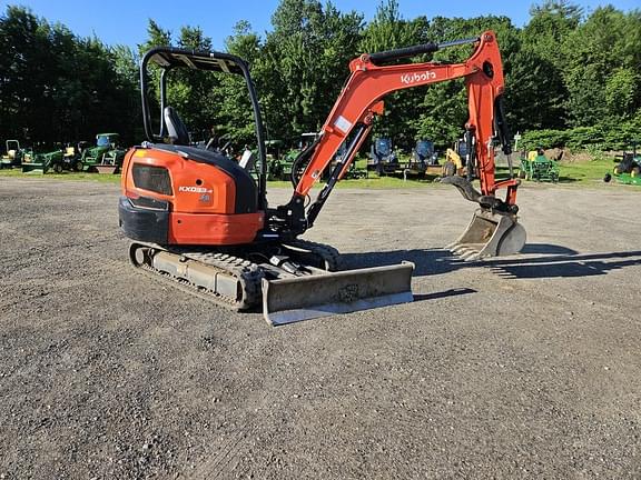 Image of Kubota KX033-4 equipment image 4