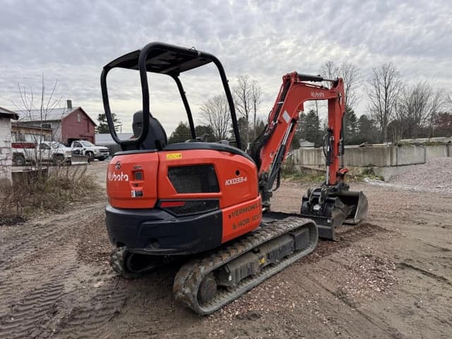 Image of Kubota KX033-4 equipment image 4