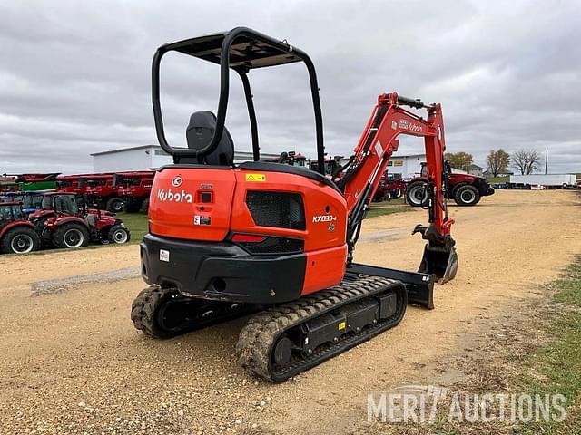 Image of Kubota KX033-4 equipment image 3