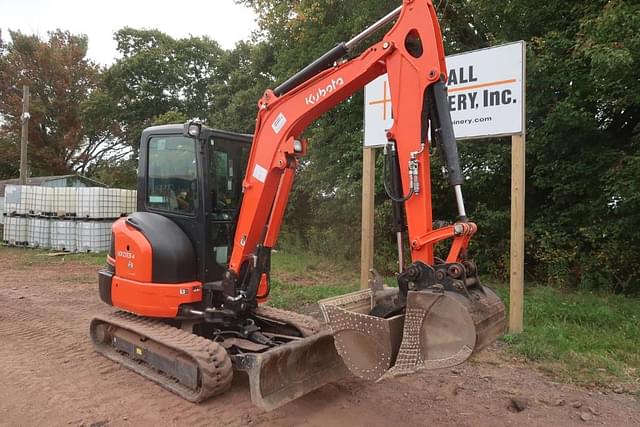 Image of Kubota KX033-4 equipment image 4