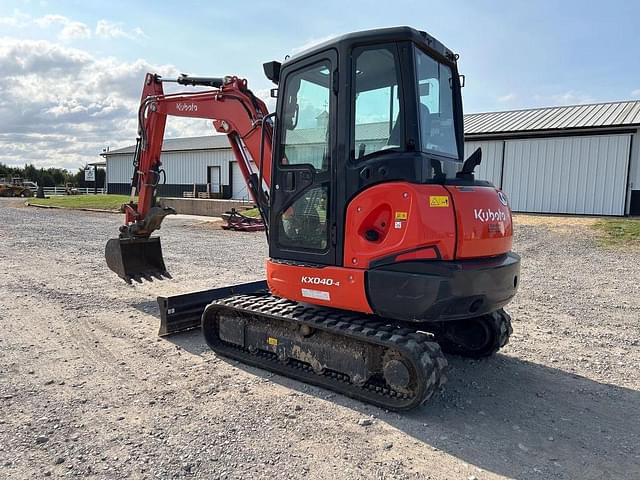 Image of Kubota KX040-4 equipment image 4