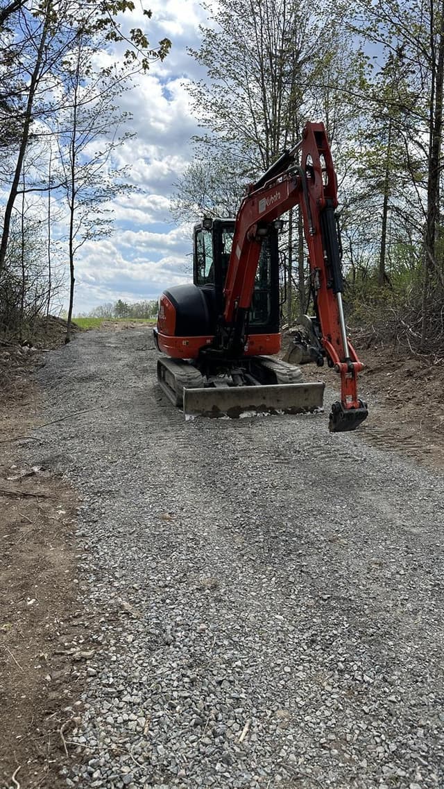 Image of Kubota KX040-4 equipment image 2