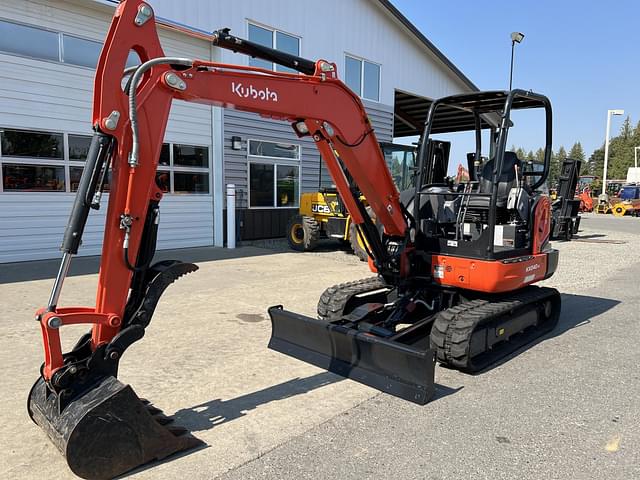 Image of Kubota KX040-4 equipment image 2