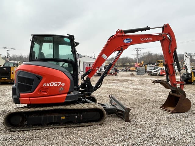 Image of Kubota KX057-5 equipment image 4