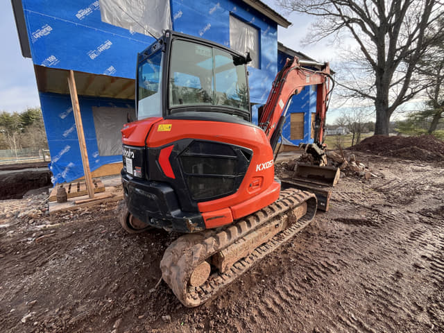 Image of Kubota KX057-5 equipment image 3