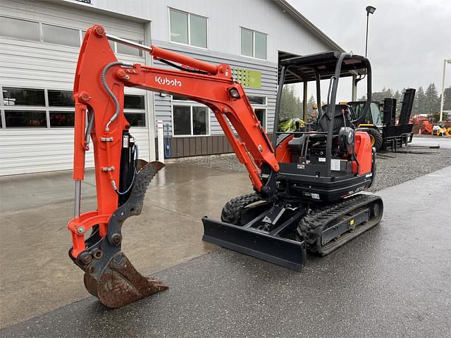 Image of Kubota KX71-3 equipment image 1