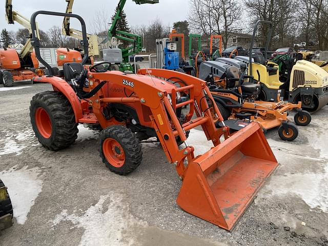 Image of Kubota L2501DT equipment image 1