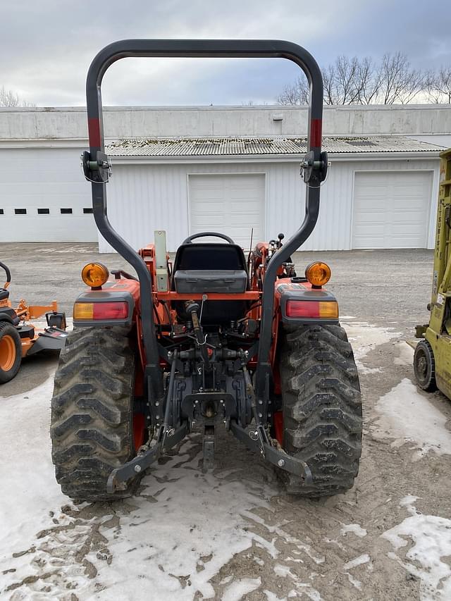 Image of Kubota L2501DT equipment image 4