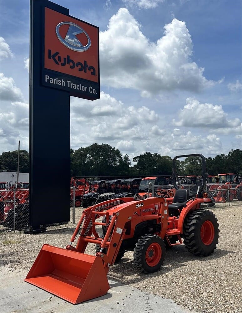 Main image Kubota L2501HST