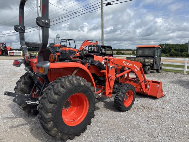 Image of Kubota L3302 equipment image 2