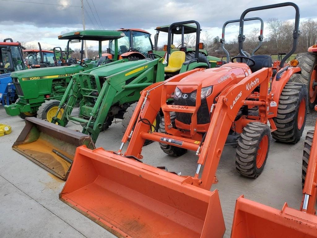 Main image Kubota L3302