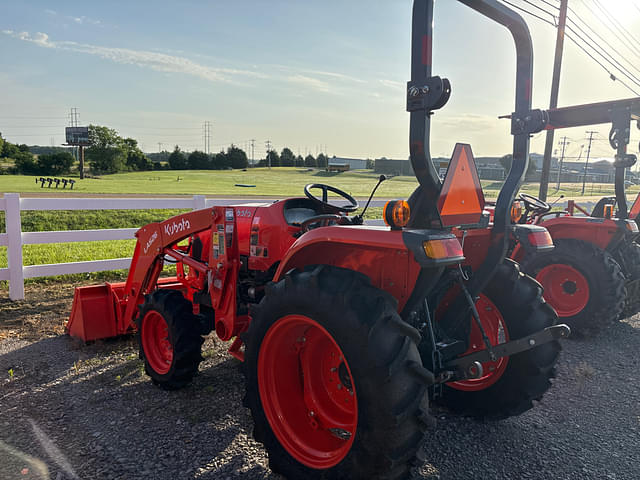 Image of Kubota L3302DT equipment image 4