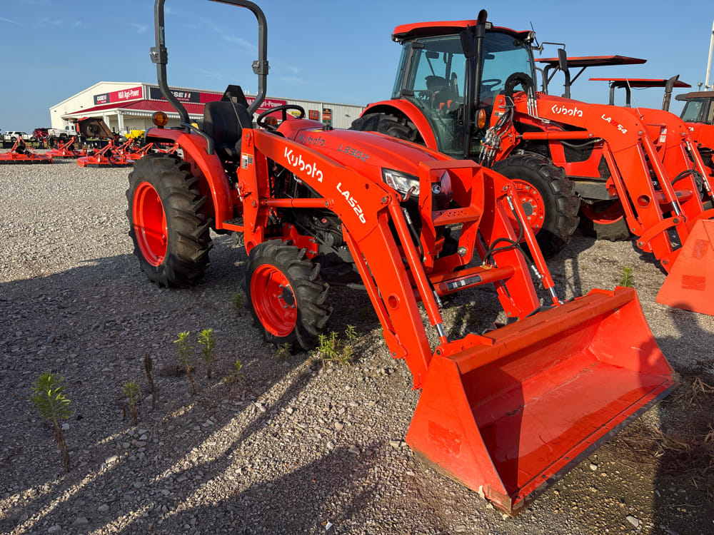 2022 Kubota L3302DT Equipment Image0