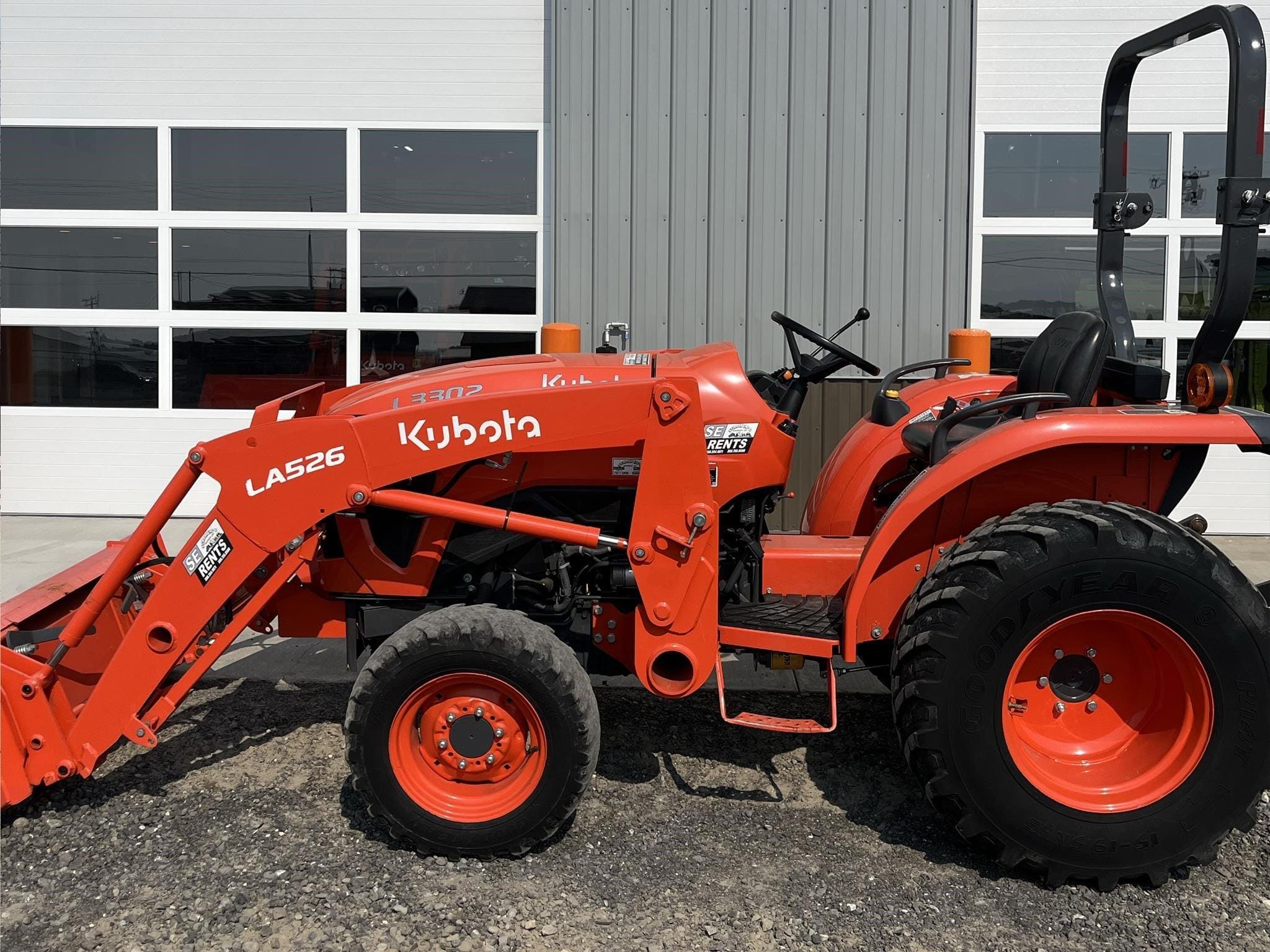 2022 Kubota L3302HST Equipment Image0