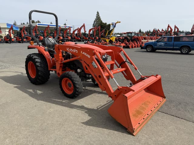 Image of Kubota L3302HST equipment image 3